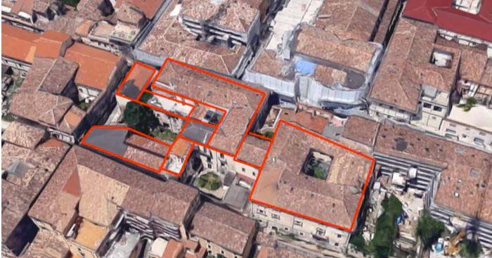 esempio di suddivisione in unità strutturali fatta sulla base dell’andamento delle coperture e quindi delle altezze