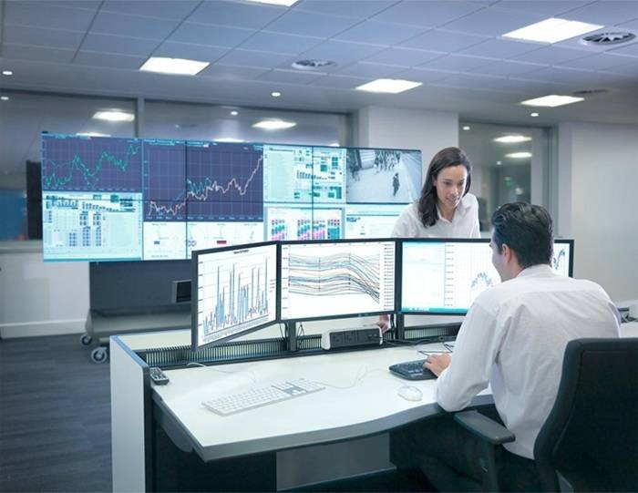 L’analisi dei dati supporta la gestione della sicurezza attraverso il monitoraggio continuo delle condizioni operative.