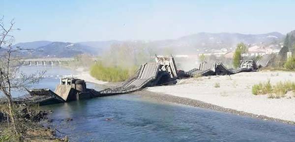 crollo-ponte-su-magra-05.jpg