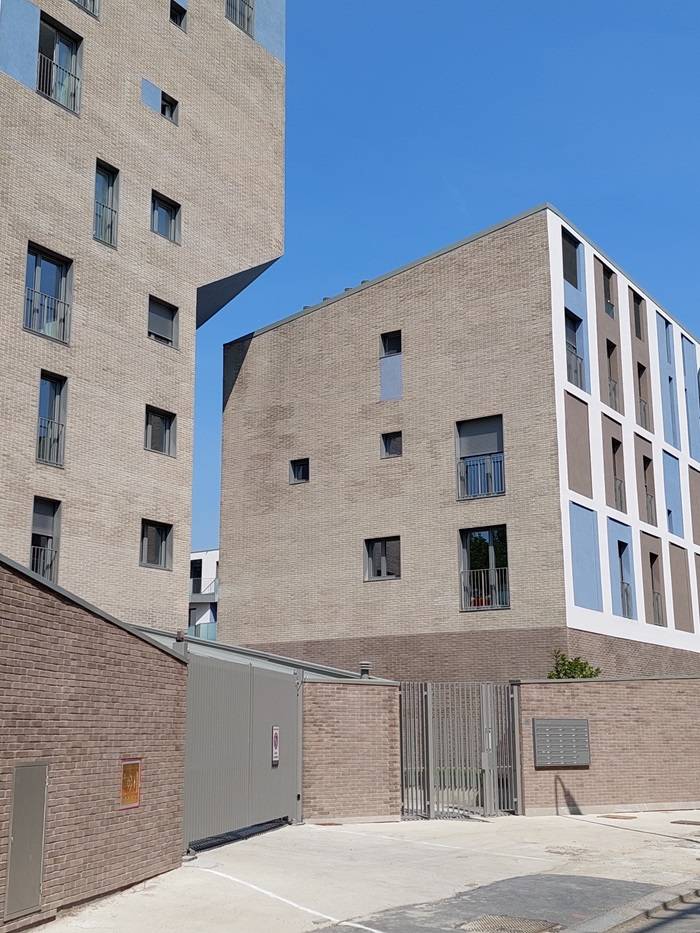 Complesso residenziale in Via Valtorta a Milano realizzato dallo studio Cino Zucchi Architetti con l'uso del sistema TERRACOAT®