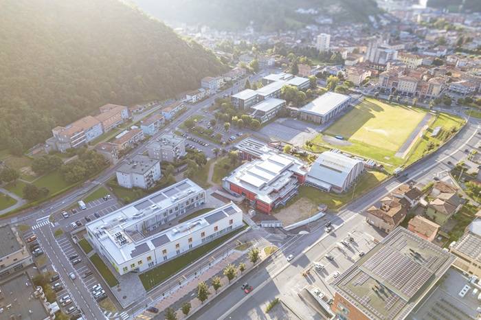 Nuova Scuola Primaria di Sarezzo, vista a volo d'uccello.