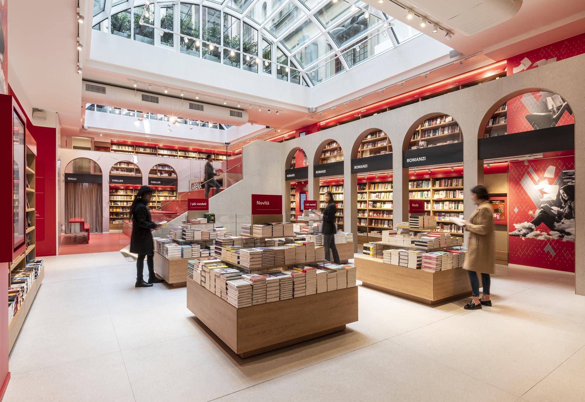 Libreria Mondadori Duomo, Il Prisma, crediti foto: Vito Corvasce.