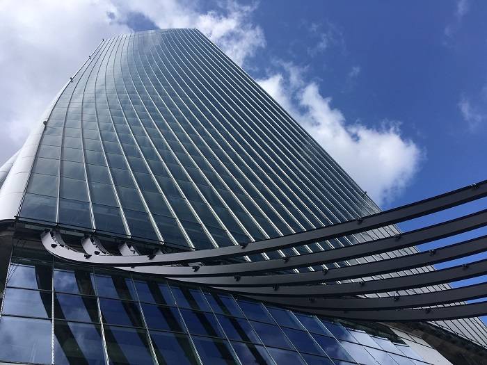 1generali-tower-redesco-construction-of-hall-roof.jpg
