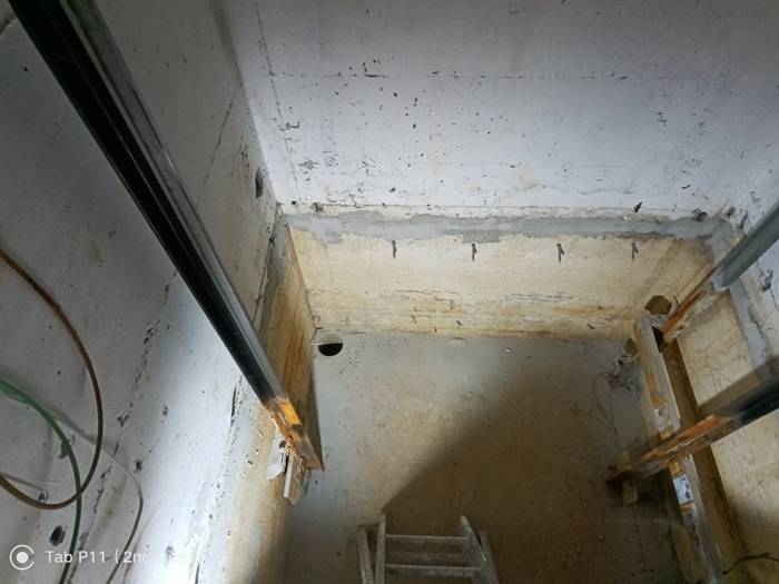Problema di infiltrazioni ricorrenti nel vano ascensore di un condominio a Sesto San Giovanni.