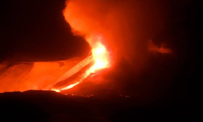 etna-notte-13-14-dicembre-2020.jpg