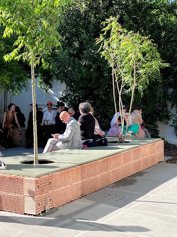 Padiglione Austria alla Biennale di Architettura 2025 con i blocchi rettificati Porotherm BIO PLAN 45 T9 e Porotherm BIO MOD 30.