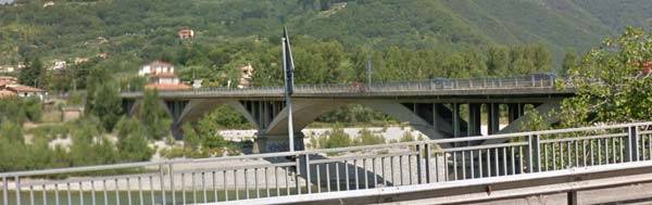 crollo-ponte-su-magra-03.jpg