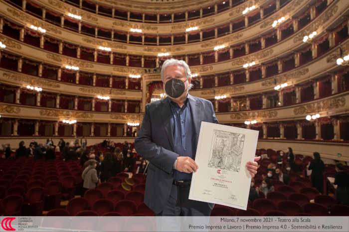 Fabrizio Penati ritira il premio per IPM Italia