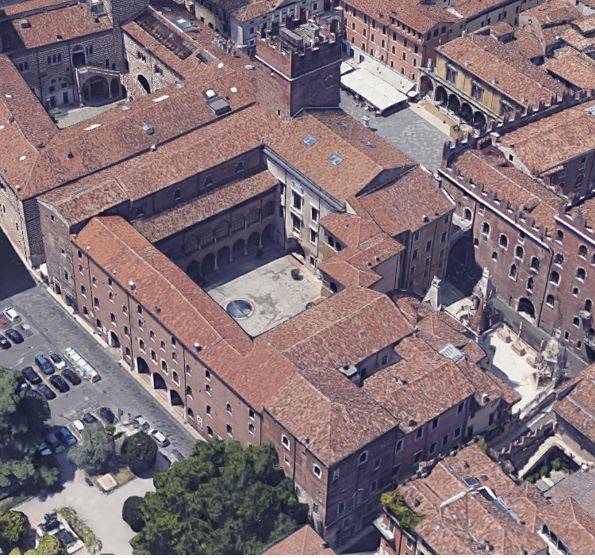 FOTO AEREA DEL PALAZZO DEL CAPITANO A VERONA