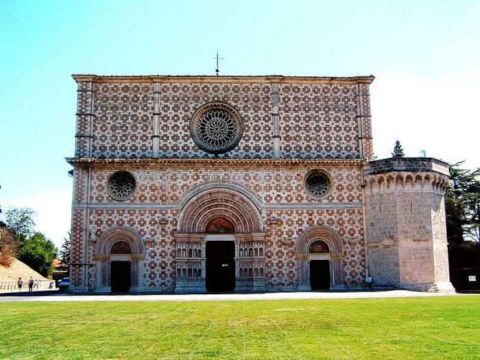 L'edificio di Santa Maria di Collemaggio-L'Aquila