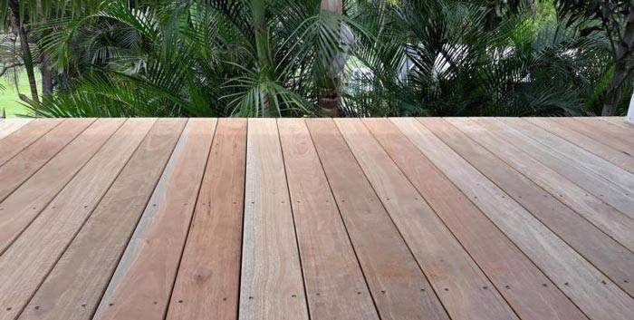 Pavimenti in legno per esterni “DECKING”