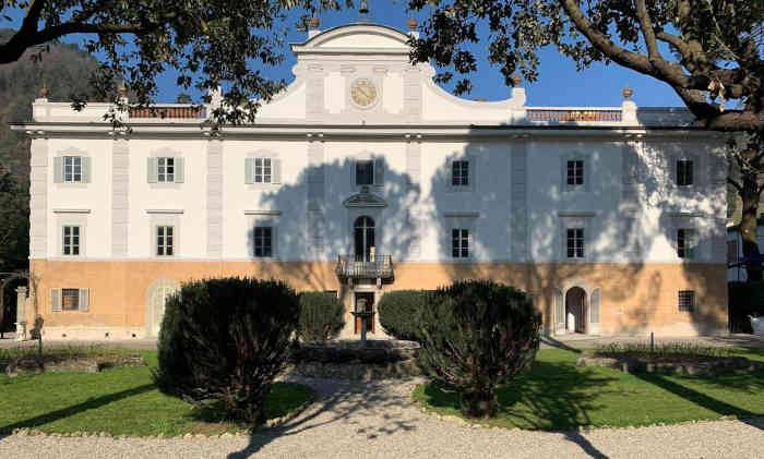 Villa Guicciardini, intervento di restauro della facciata con prodotti HD System