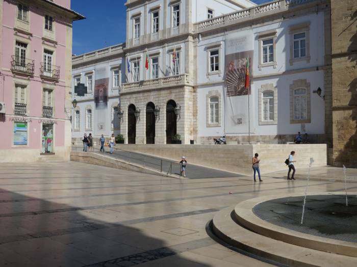 Praça 8 de Maio – Coimbra, Fernando Tàvora.