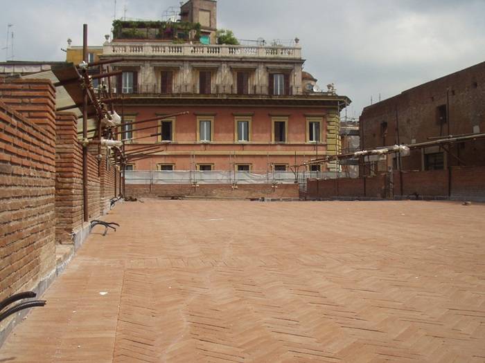 Laterizi SanMarco By wienerberger per il rifacimento della pavimentazione dei mercati traianei.