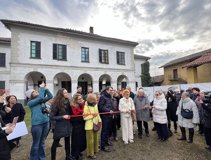 Inaugurazione dell'inizio cantiere per la Cascina RI-Nascita con l'Assessore Casa e Piano Quartieri di Milano Pierfrancesco Maran e la cantante Ornella Vanoni.