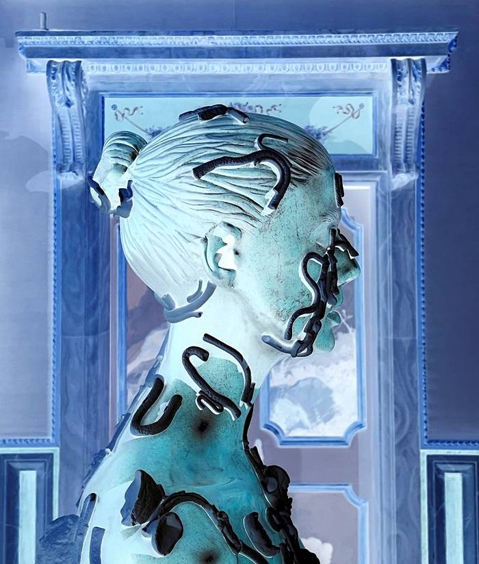 Un’opera di Damien Hirst presentata all’interno della sua mostra “Archaeology Now” allestita qualche anno fa in Galleria Borghese a cura di Anna Coliva e Mario Codognato.