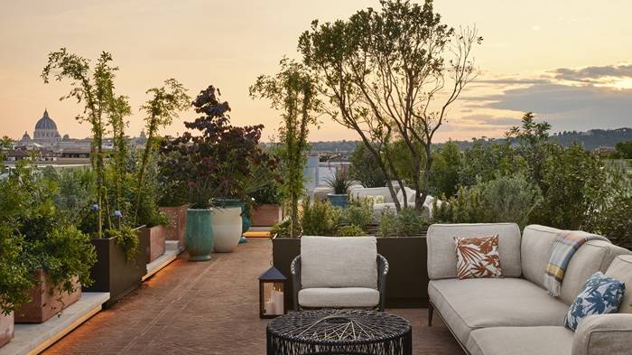 Terrazza verde del Bulgari Hotel Roma. Parcnouveau