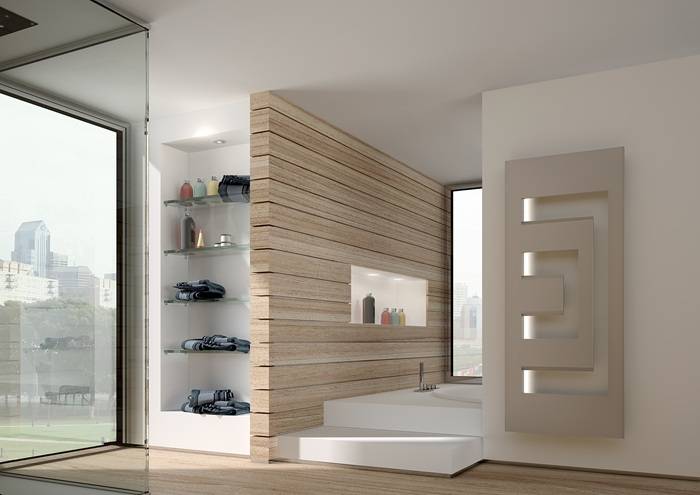 Nella foto: Dedalo, altezza 1600 mm, larghezza 660 mm, Sunstone.