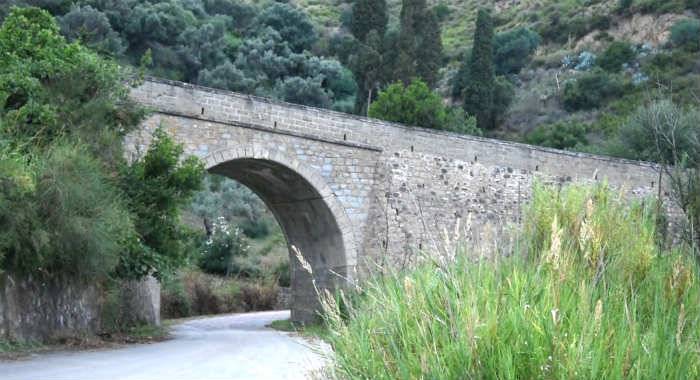 ponte-storico-sicilia-700.jpg
