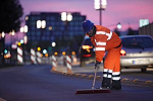 Lavorare in modo sicuro con l'abbigliamento ad alta visibilità di MEWA