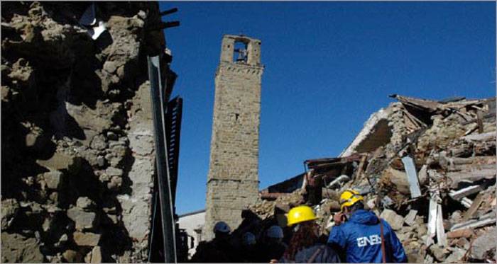 Chiesa di S. Emidio. Crollo della chiesa e grave danneggiamento del campanile