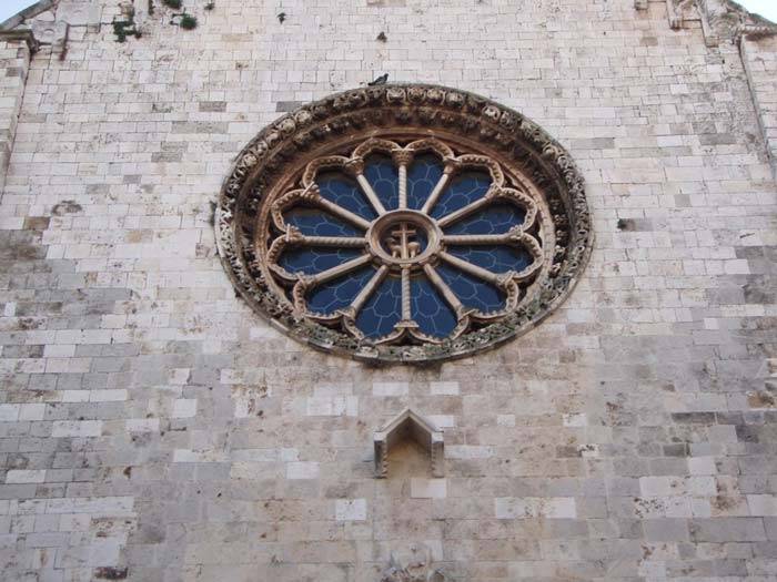 restauro d'eccellenza della facciata della Basilica di Conversano