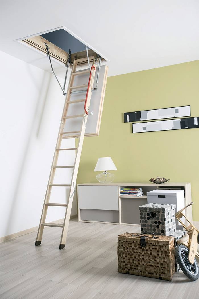 Scala retrattile LWT di FAKRO per soffitta.