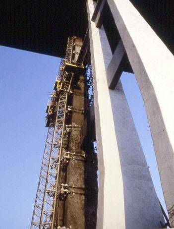 ponte-morandi-genova-pilastri-dopo-ripristino.JPG