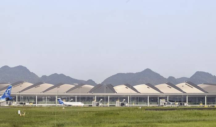 Copertura ondulata del nuovo terminal a Chongqing.