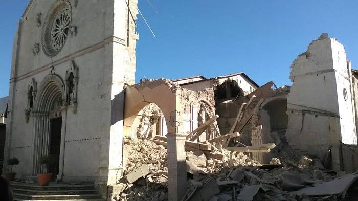 terremoto-basilica-norcia.jpg