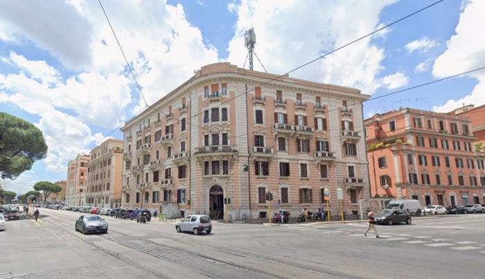 Condominio degli anni ’20 in Viale Regina Margherita a Roma.