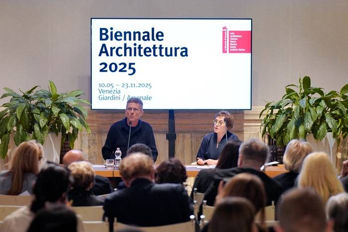 Il convegno di presentazione del titolo e il tema della Biennale Architettura 2025 presentati dal Presidente della Biennale di Venezia Pietrangelo Buttafuoco e il Curatore della 19. Mostra Internazionale Carlo Ratti.