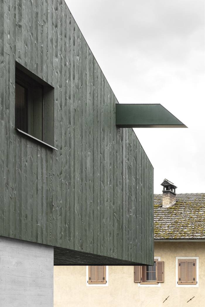 Facciata esterna Casa Em, Arch. Wolf e studio Bergmeisterwolf con Scissione.