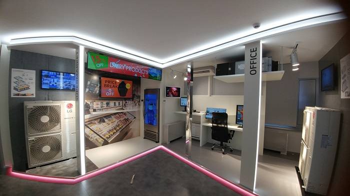 3-LG-showroom-roma.jpg