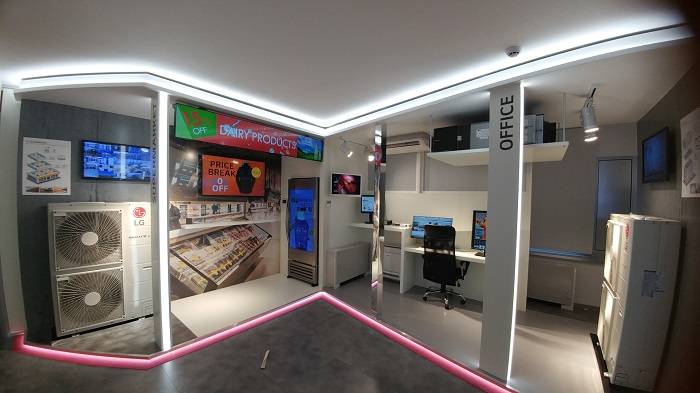 3-LG-showroom-roma.jpg