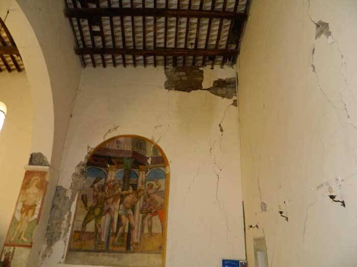Chiesa della Madonna della Torre. Danneggiamento strutturale e dei dipinti murali