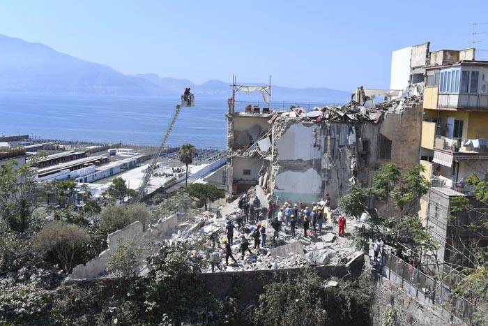 edificio crollato a Sorrento