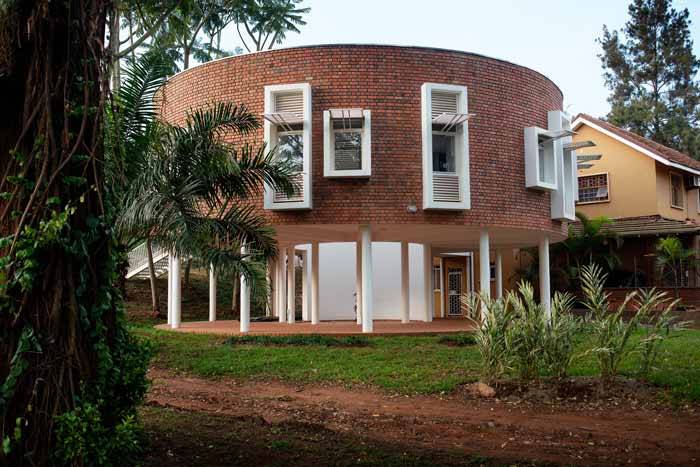 La nuova biblioteca per il dipartimento di sociologia Makerere Institute in Uganda