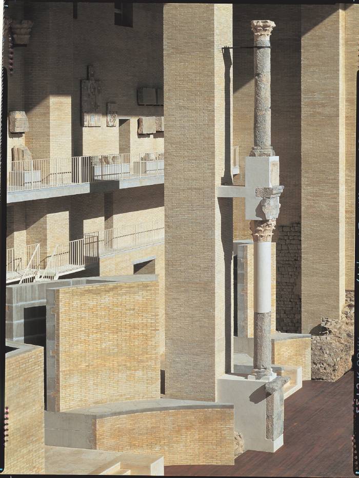 Giorgio Grassi Restauro e riabilitazione del teatro romano di Sagunto.