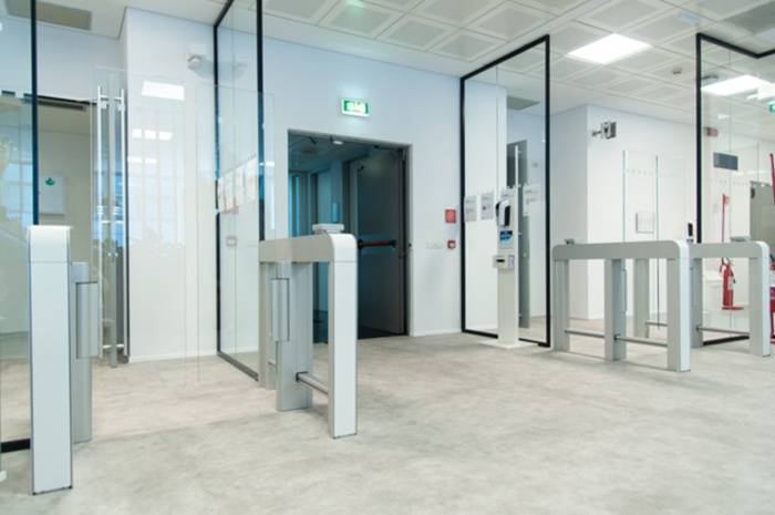 Figura 2 - Sistemi di controllo accessi per la gestione efficiente dei flussi.