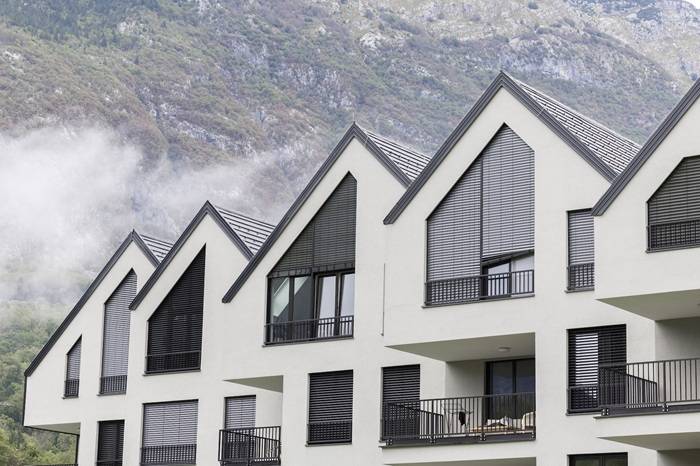 Nuovo complesso residenziale situato a Bovec, in Slovenia dove sono stati usati i profili SYNEGO di REHAU.