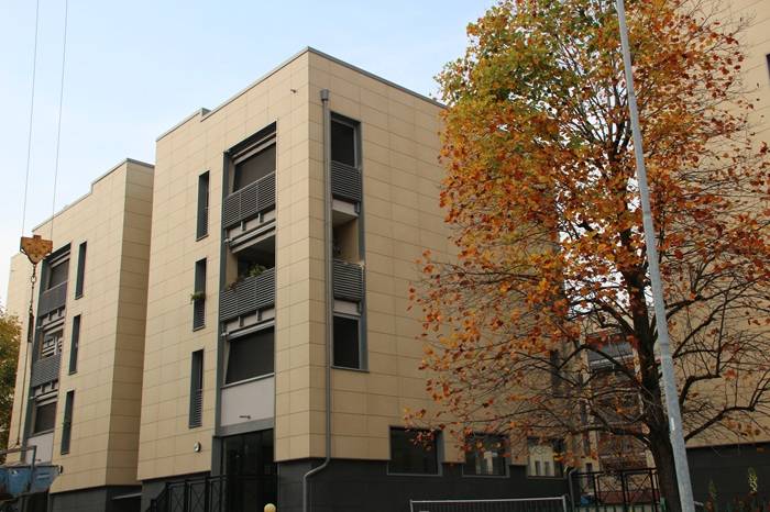 Complesso condominiale “Cimarosa” a Buccinasco, costituito da tre corpi di fabbrica di diverse altezze.
