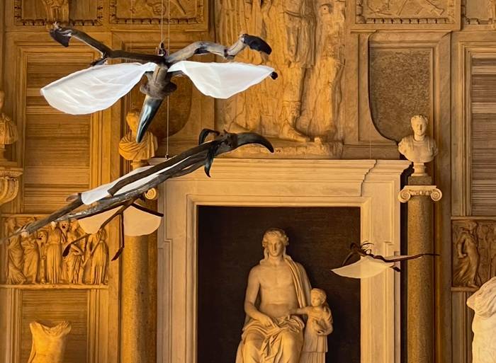 Allestimento della mostra “Poemi della terra nera” di Wangechi Mutu in Galleria Borghese a Roma