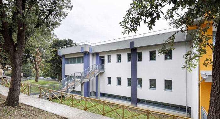 Riqualificazione energetica scuole: isolamento a cappotto e coperture ad alte prestazioni Saint-Gobain per la scuola Carlo Antognini di Ancona