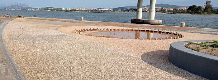 Pavimentazione in calcestruzzo lavato: i.design MOSAICO per il nuovo lungomare di Olbia