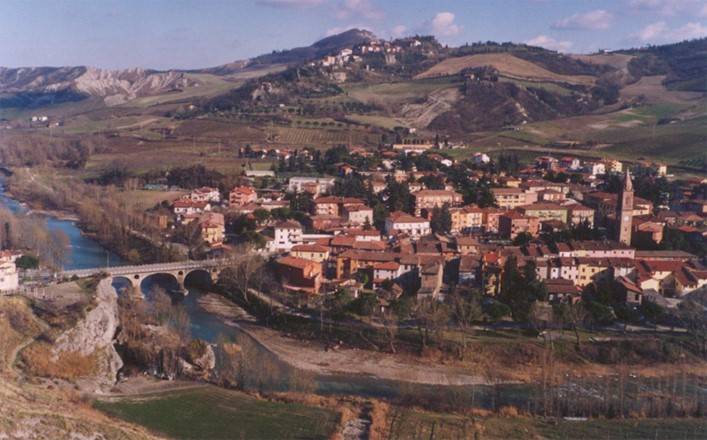 Fig. 4– Il ponte storico come accesso a Borgo Tossignano.