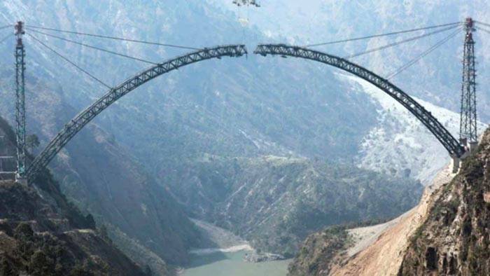 Il ponte a campata singola più alto del mondo, 35 m più alta della Torre Eiffel di Parigi