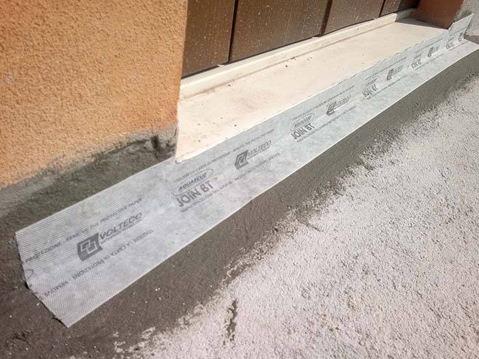 Impermeabilizzazione terrazzo: Particolare raccordo parete/pavimento in corrispondenza della soglia