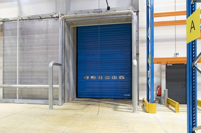 Porta rapida ad impacchettamento F 4010 Cold per edifici logistici.