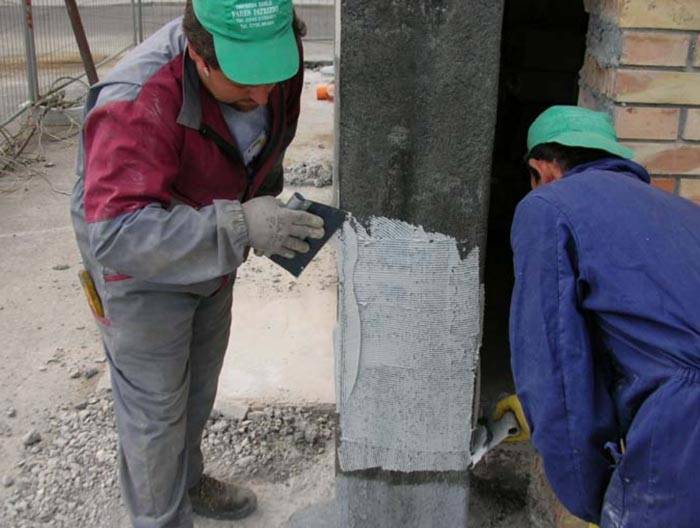 rasatura di livellamento mediante riporto diretto di stucco epossidico